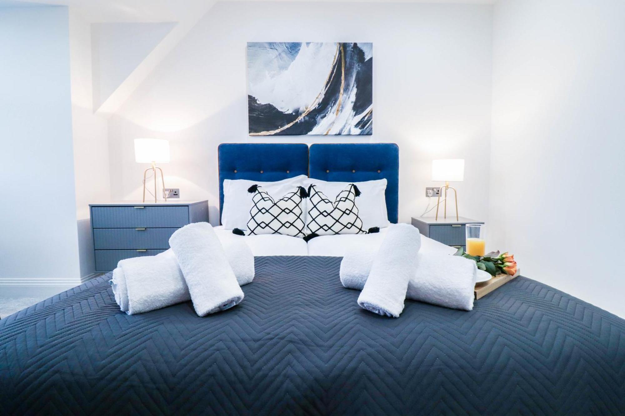 Elegant Apartments In Staines L Free Onsite Parking 斯坦斯 外观 照片