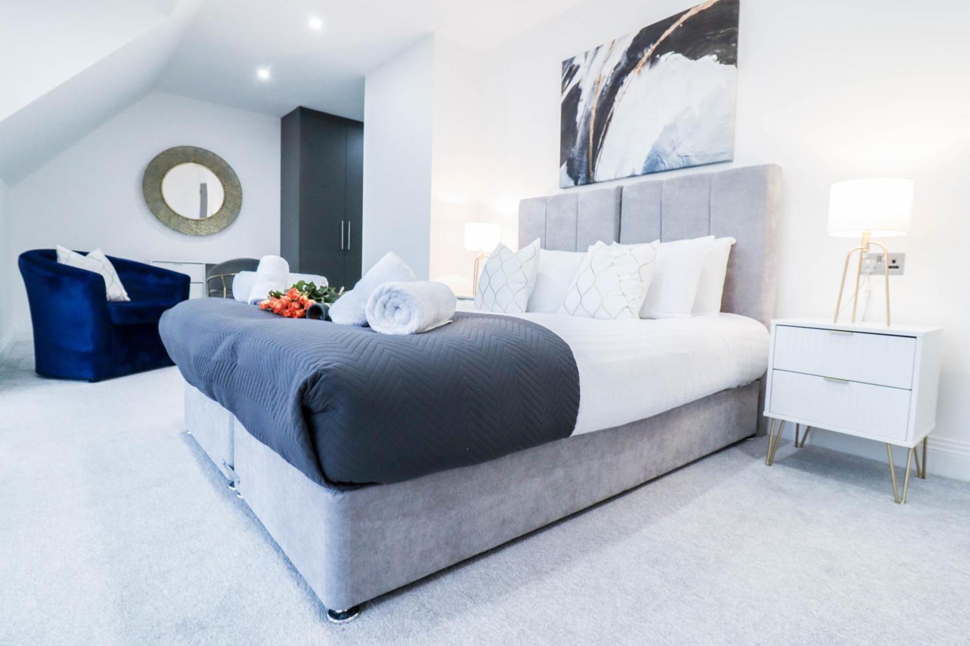 Elegant Apartments In Staines L Free Onsite Parking 斯坦斯 外观 照片