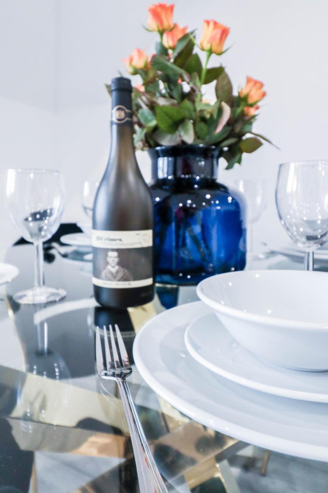 Elegant Apartments In Staines L Free Onsite Parking 斯坦斯 外观 照片